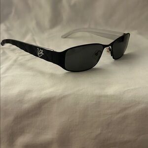 Vera Bradley Stylish Black Sunglasses